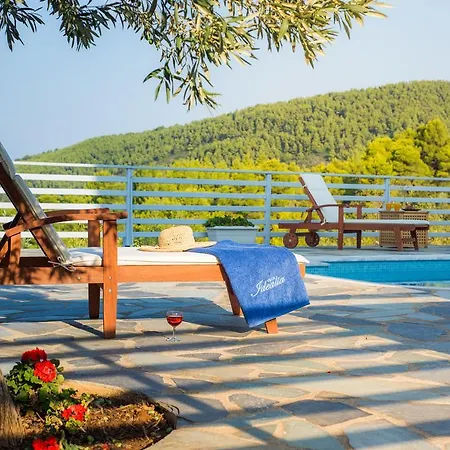 Idealia Panormos (Skopelos)